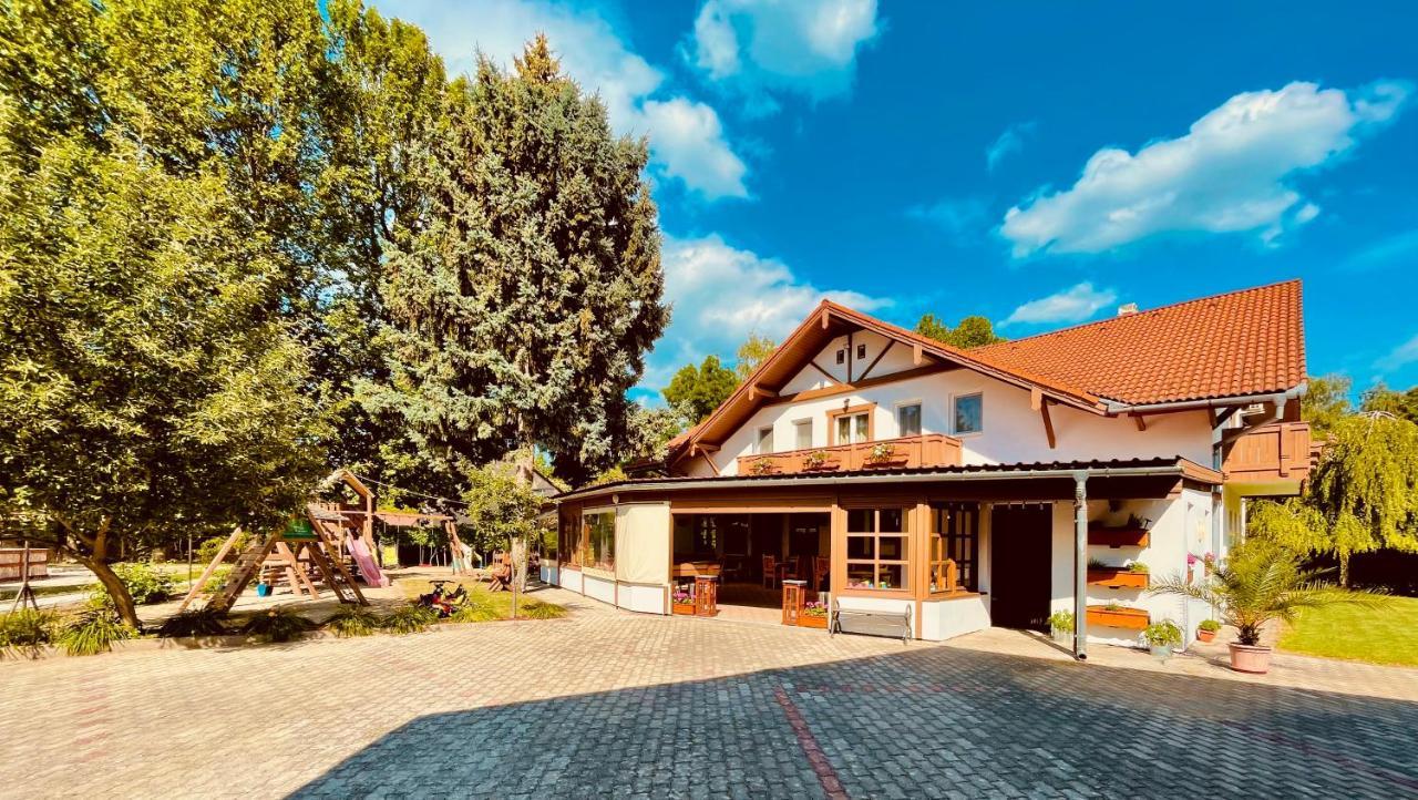 Sommer Panzió Balatonfoldvar Exterior foto