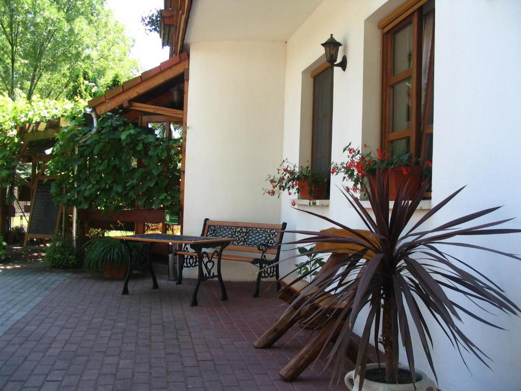 Sommer Panzió Balatonfoldvar Exterior foto
