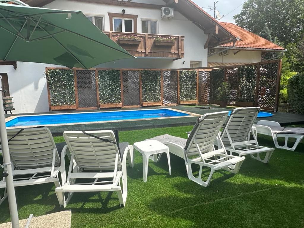 Sommer Panzió Balatonfoldvar Exterior foto