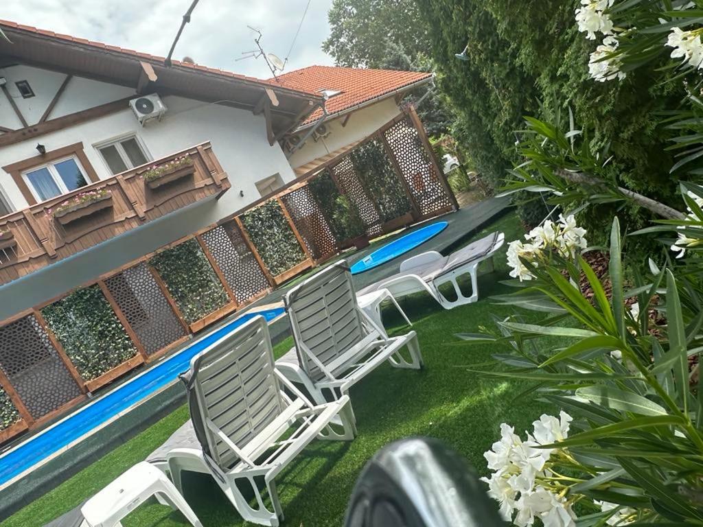 Sommer Panzió Balatonfoldvar Exterior foto