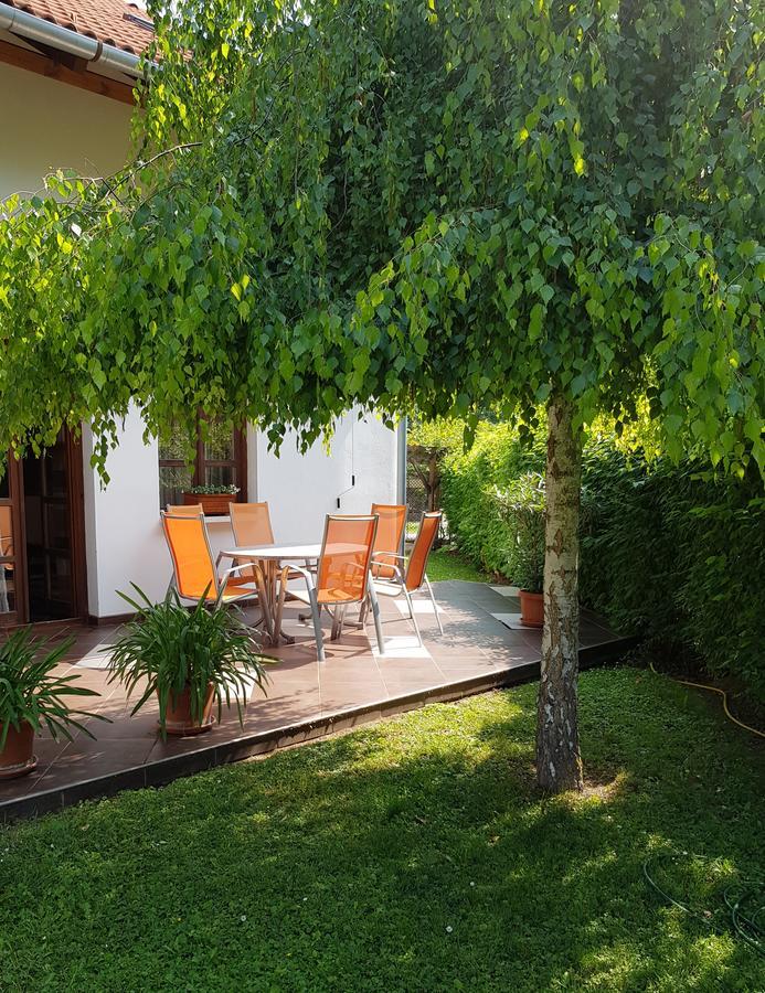 Sommer Panzió Balatonfoldvar Exterior foto
